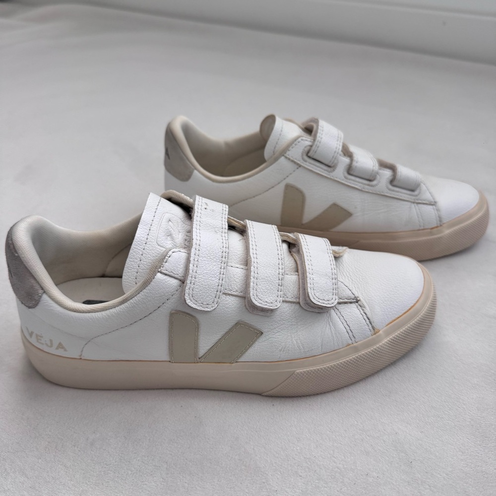 Veja Women’s Recife Leather Velcro Sneakers